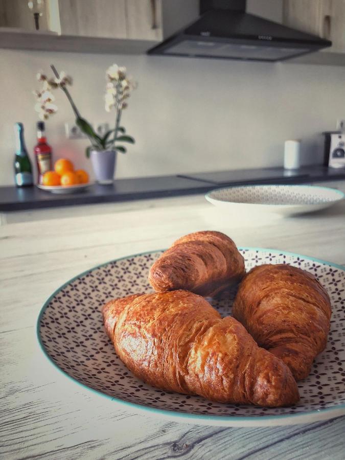 Moment Apartments Ζολνοκ Εξωτερικό φωτογραφία