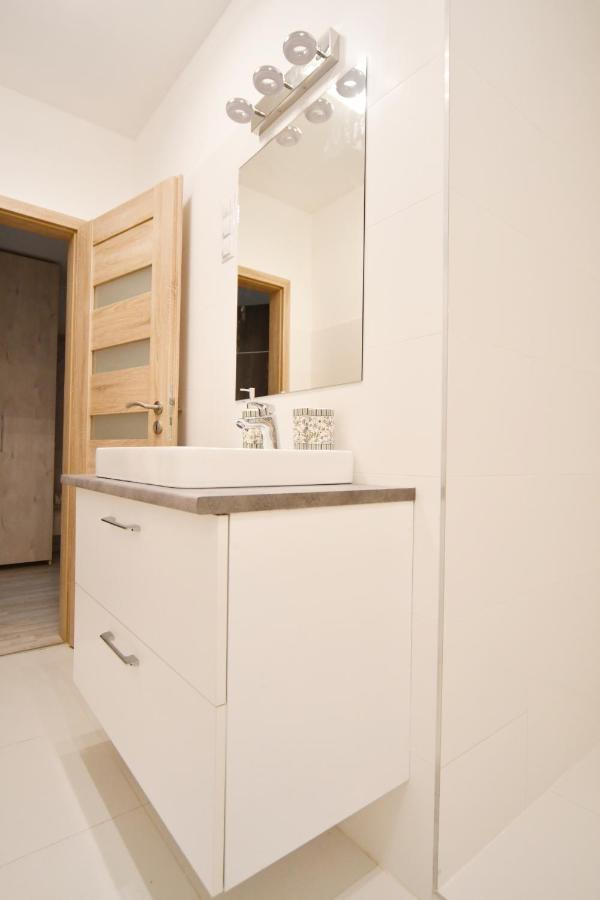 Moment Apartments Ζολνοκ Εξωτερικό φωτογραφία